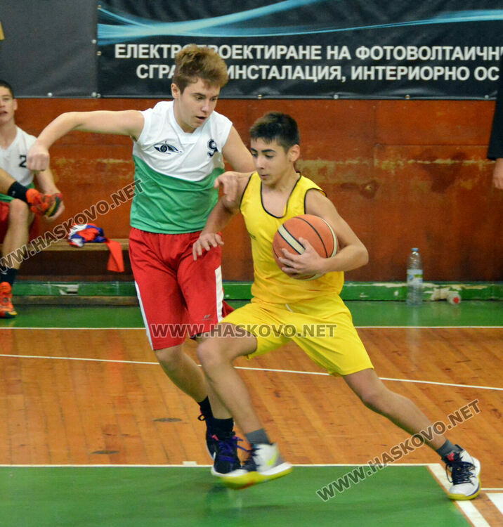 ПМГ с 3 шампионски отбора в ученическото първенство по баскетбол