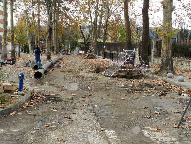 Водният цикъл стъпи на бул.”Беломорски”,буря от недоволство в социалните мрежи заради трафика 