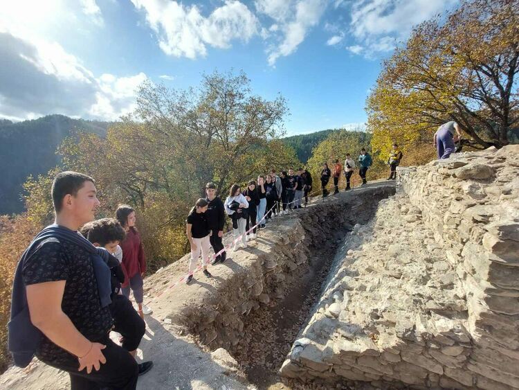 Археологическа експедиция на ученици от Крумовград,подготвят исторически бюлетин