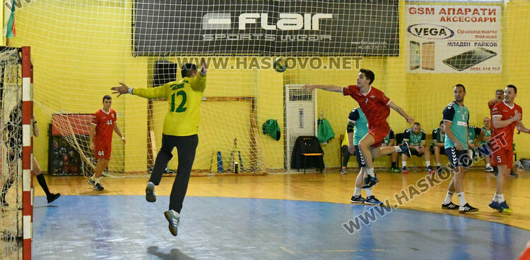 Хандбалният “Асти ‘91” разби гостуващия “Берое”