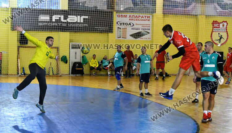 Хандбалният “Асти ‘91” разби гостуващия “Берое”