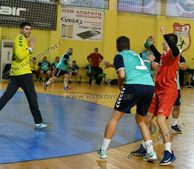 Хандбалният “Асти ‘91” разби гостуващия “Берое”