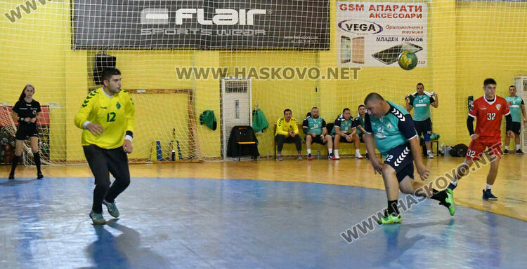 Хандбалният “Асти ‘91” разби гостуващия “Берое”