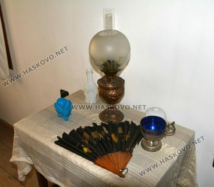 Кокони от старо Хасково показаха традициите в Паскалевата къща в Деня на християнското семейство