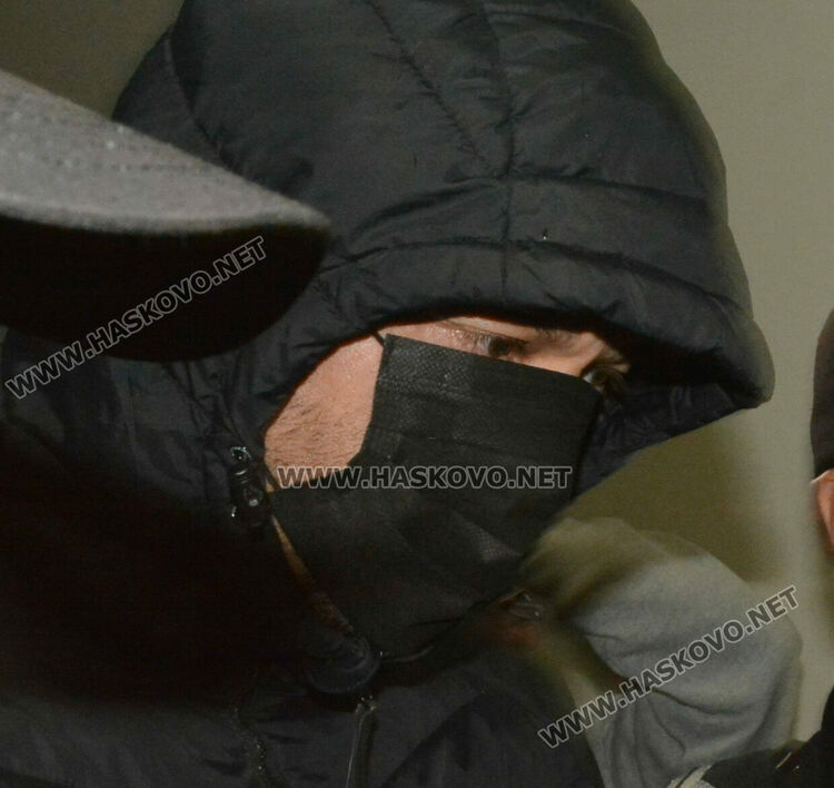Районният съд съд гледа мярката на арестувания в Хасково за разпространение на порнография с деца