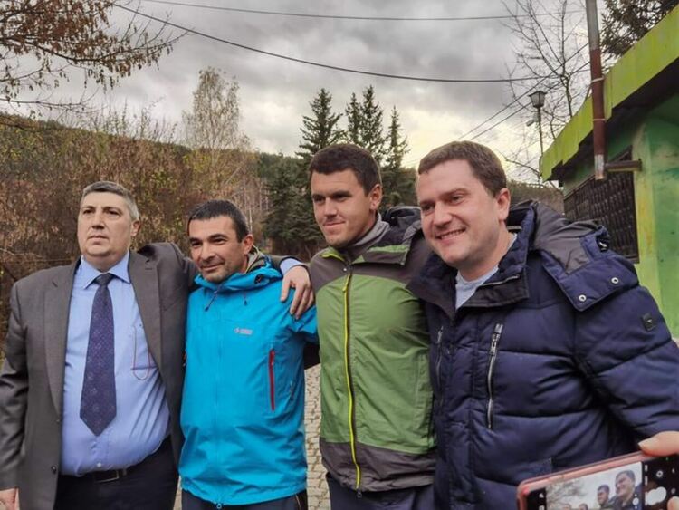 Търсенето на Сашко обедини много хора