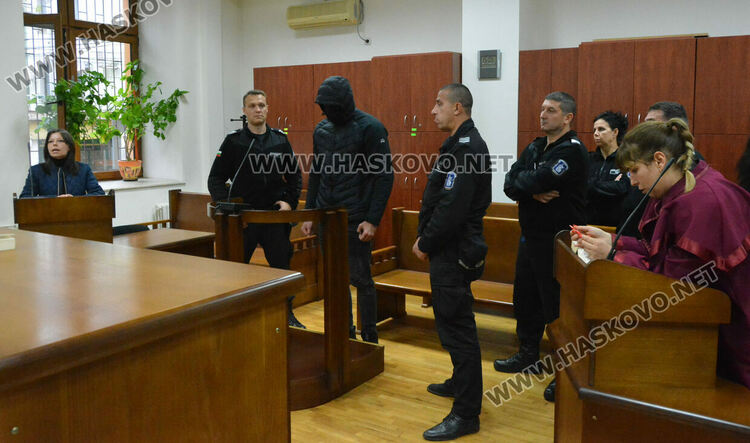 Съдът пусна под гаранция от 7 хил.лв. арестувания в Хасково за разпространение на порнография с деца