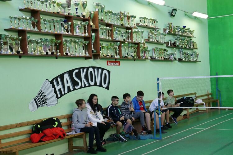 Започна общинското ученическо първенство по бадминтон