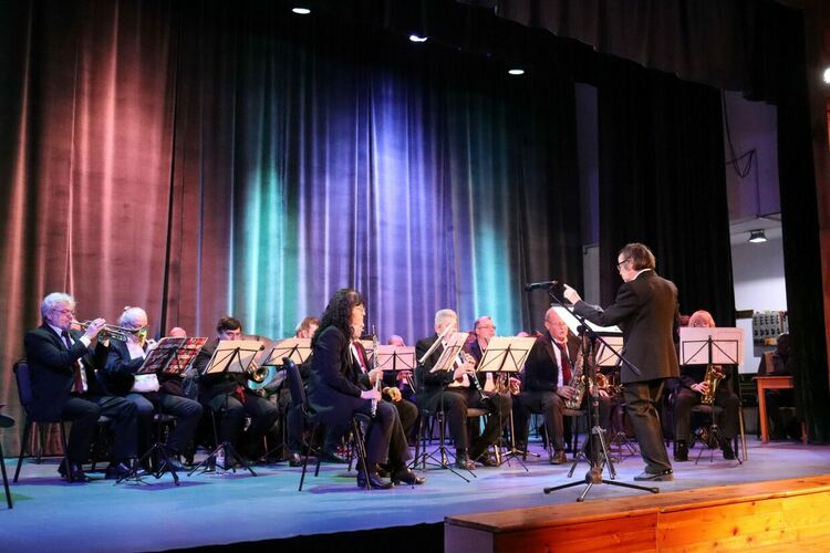 Духов оркестър Хасково и хор „Орфей“ представиха златните български популярни песни