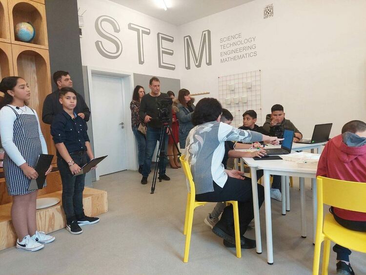 STEM център изградиха в училището в гр. Меричлери