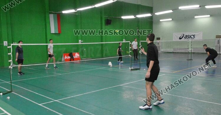 Приключиха ученическите първенства по бадминтон и тенис на маса, ПМГ и „Рилски“ с по две титли