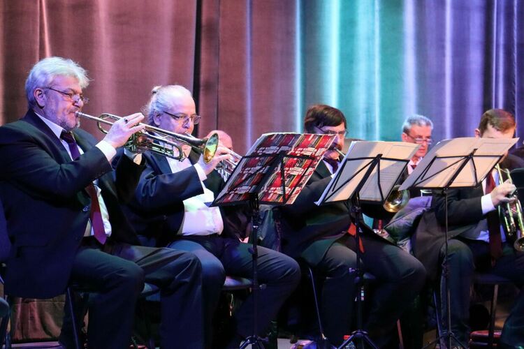 Духов оркестър Хасково и хор „Орфей“ представиха златните български популярни песни