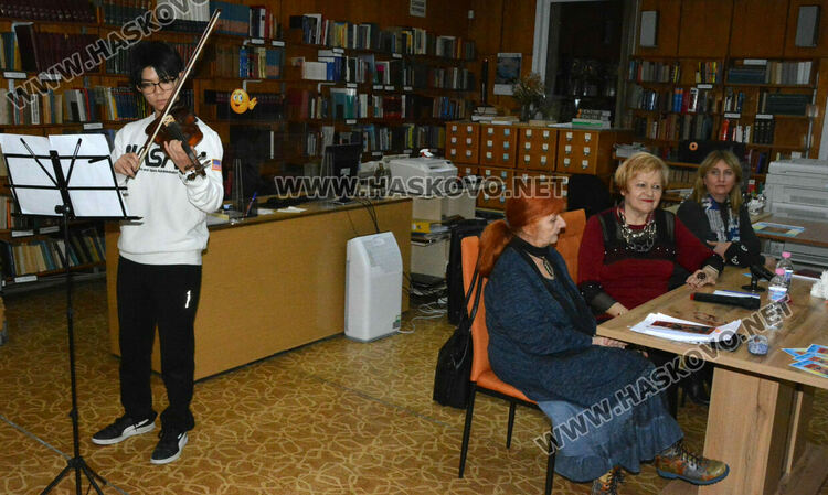 Мина Карагьозова представи „Веселата страна на живота“