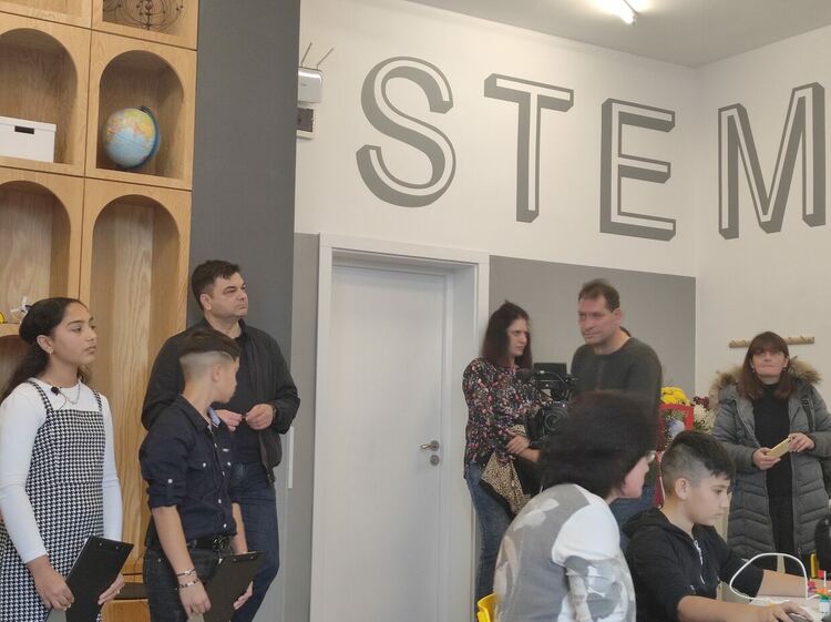 STEM център изградиха в училището в гр. Меричлери