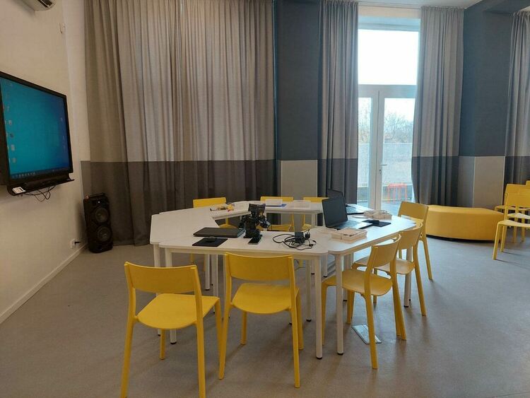 STEM център изградиха в училището в гр. Меричлери