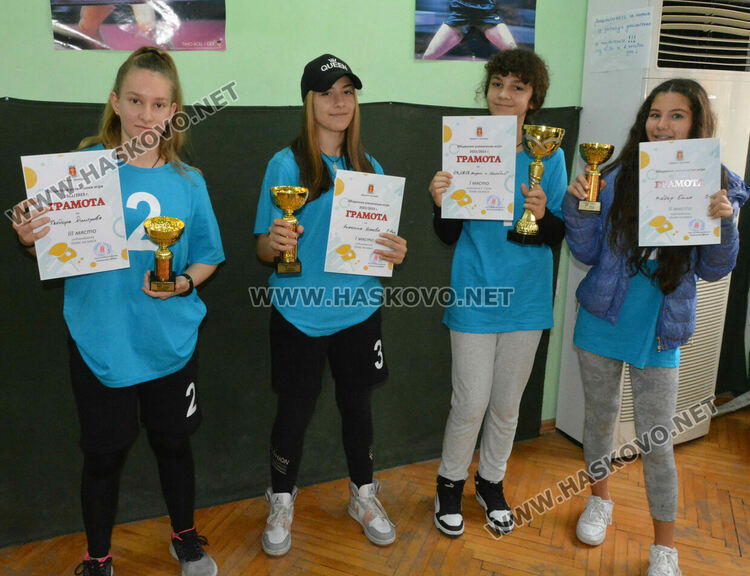 Приключиха ученическите първенства по бадминтон и тенис на маса, ПМГ и „Рилски“ с по две титли
