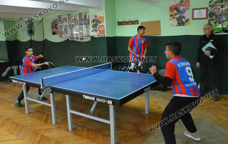 Приключиха ученическите първенства по бадминтон и тенис на маса, ПМГ и „Рилски“ с по две титли