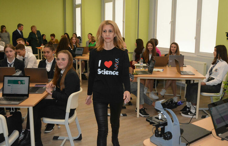 Откриха Център за експериментална работа в Езиковата гимназия в Хасково