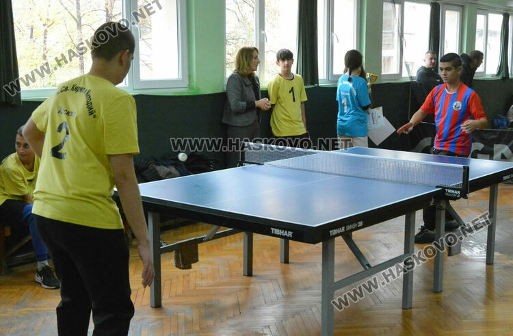 Приключиха ученическите първенства по бадминтон и тенис на маса, ПМГ и „Рилски“ с по две титли