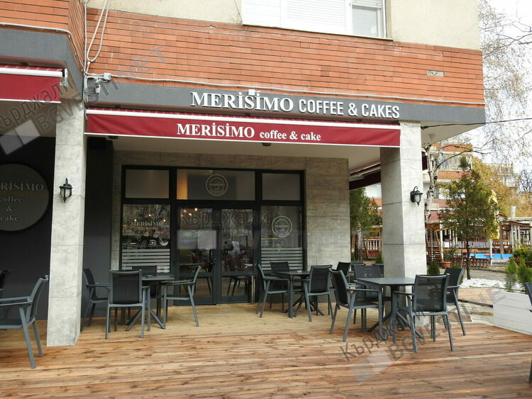 Баклави, приготвени по вековна традиция, предлага сладкарница Merisimo в Кърджали,тайната на рецептите пазят сладкари от Турция