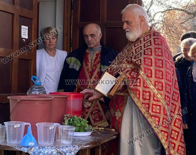  Днес е Денят на св.великомъченица Екатерина, покровителка на майчинството и децата