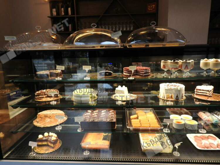 Баклави, приготвени по вековна традиция, предлага сладкарница Merisimo в Кърджали,тайната на рецептите пазят сладкари от Турция