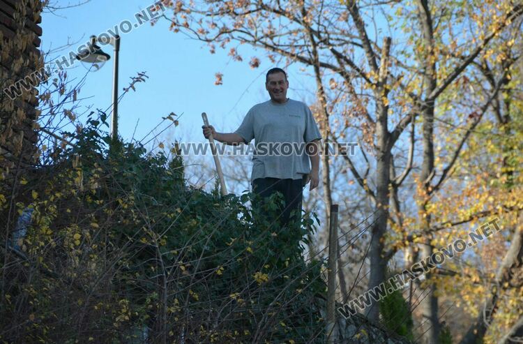 Подходът към монумента на Богородица започва да придобива нов облик