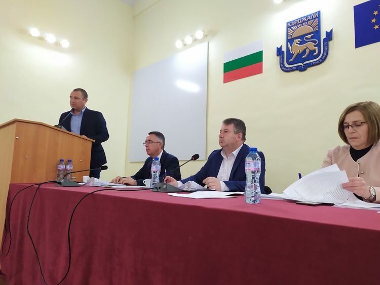 Община Кърджали тегли 6 милиона лева безлихвен заем,връща го до края на 2023 г./обновена/