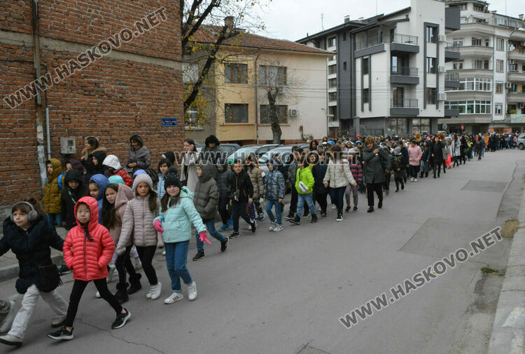 „Климент Охридски“ чества патронен празник с водосвет, шествие и концерт 