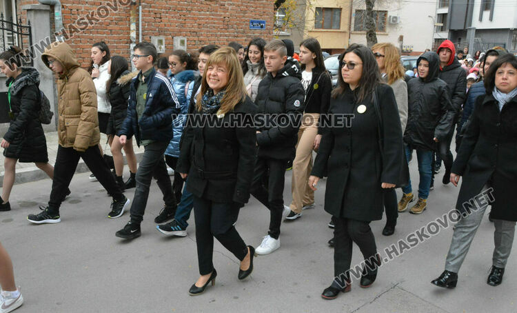 „Климент Охридски“ чества патронен празник с водосвет, шествие и концерт 