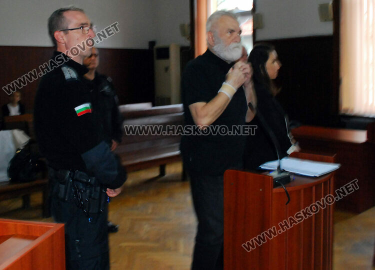 Отложиха делото за екстрадицията на турския полковник, глобиха адвокат