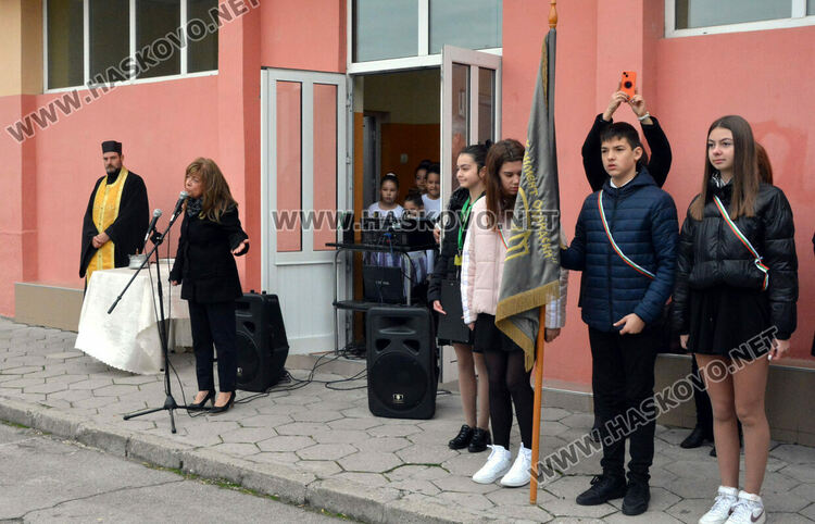 „Климент Охридски“ чества патронен празник с водосвет, шествие и концерт 