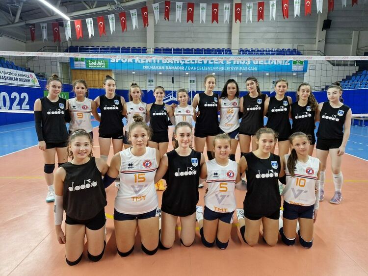 Волейболистките от ВК "Тополово" с три победи в Турция 