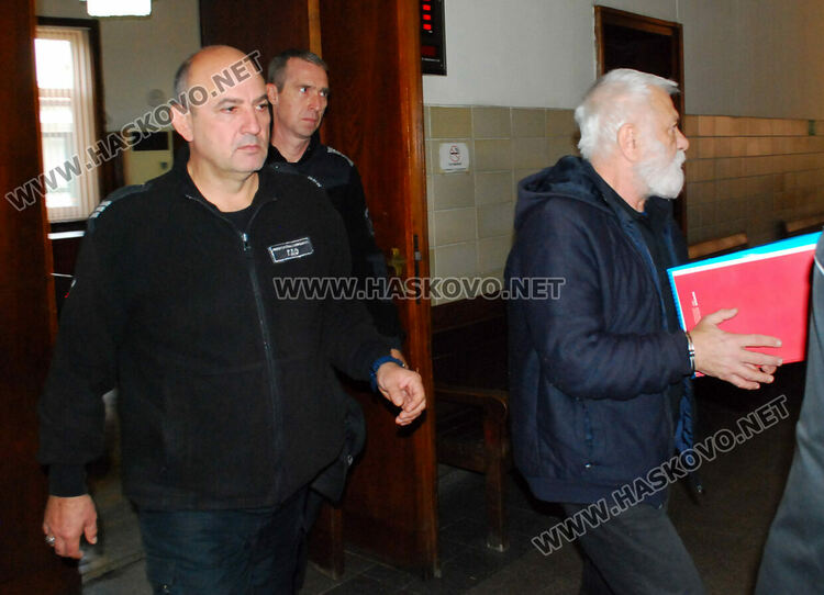 Отложиха делото за екстрадицията на турския полковник, глобиха адвокат