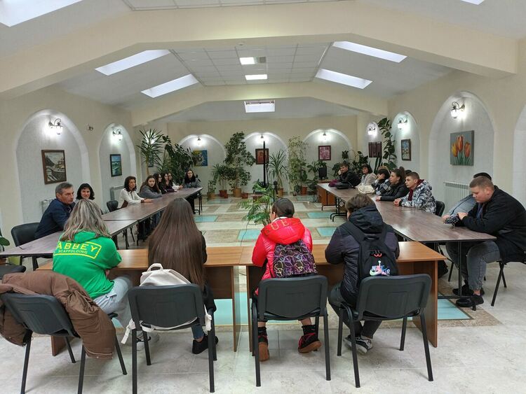 Ученици от СУ "Св.Св. Кирил и Методий"-Смолян посетиха Административния съд 