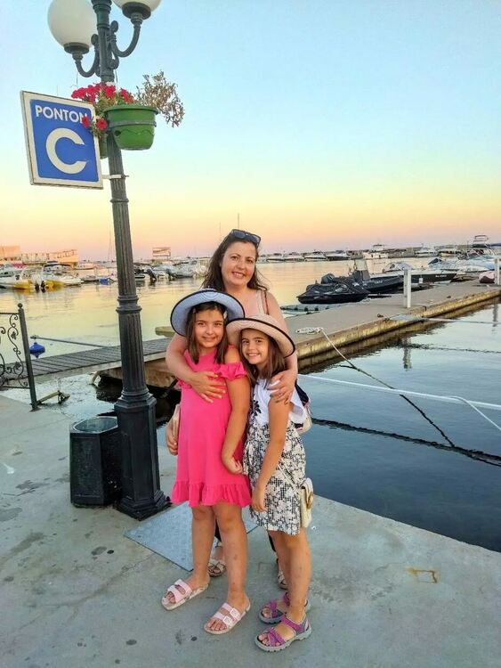 Зов за помощ - млада самотна майка от Димитровград се бори за живота си и търси подкрепа за животоспасяващо лечение