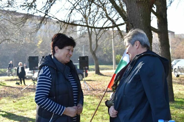 32-ма се включиха в празника на „Домашното червено вино“