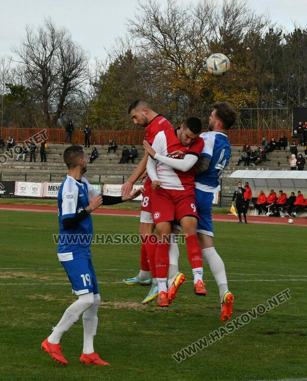 „Саяна победи „Левски“, Ангел Здравчев герой за домакините