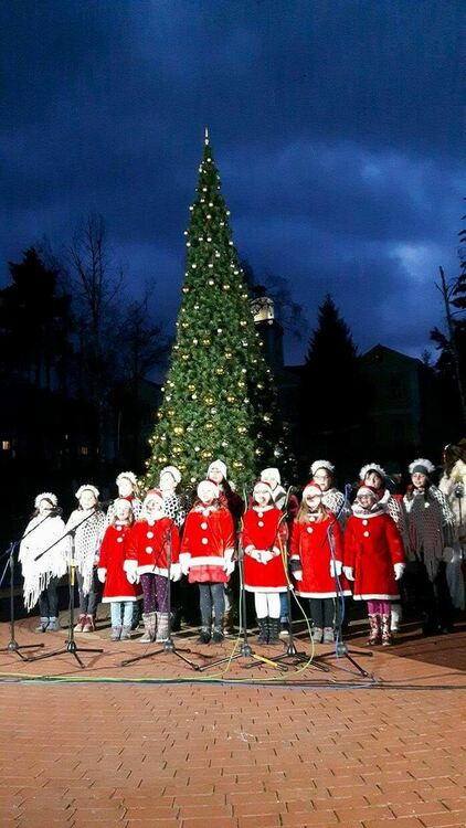 С коледен базар и детски песни ще запалят коледните светлини в Чепеларе