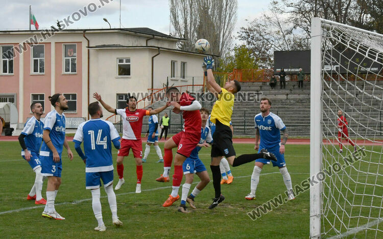 „Саяна победи „Левски“, Ангел Здравчев герой за домакините