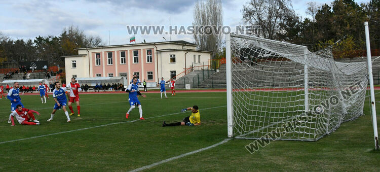„Саяна победи „Левски“, Ангел Здравчев герой за домакините