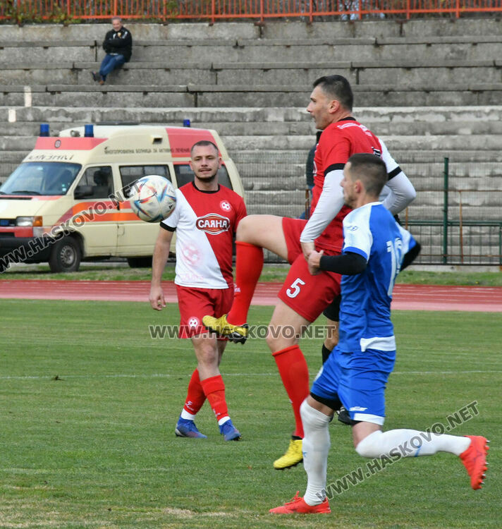 „Саяна победи „Левски“, Ангел Здравчев герой за домакините