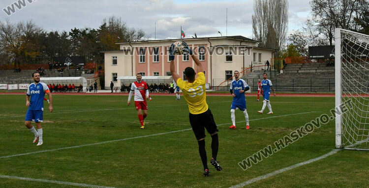 „Саяна победи „Левски“, Ангел Здравчев герой за домакините