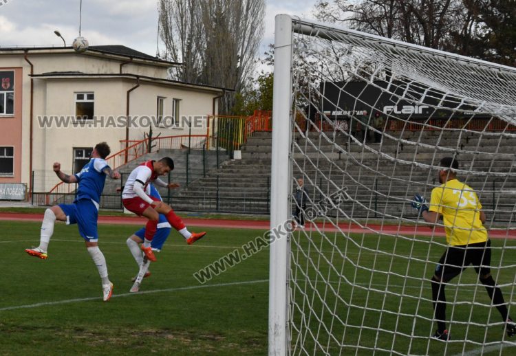„Саяна победи „Левски“, Ангел Здравчев герой за домакините