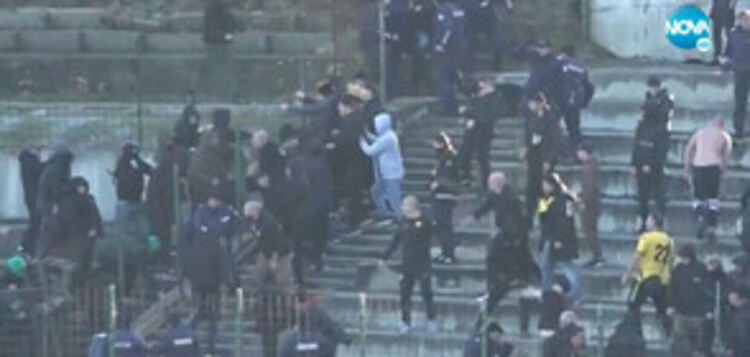 Как се стигна до сблъсъците между фенове на "Миньор" и "Берое"