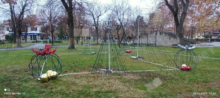 Празничната елха в Момчилград грейва на 1 декември