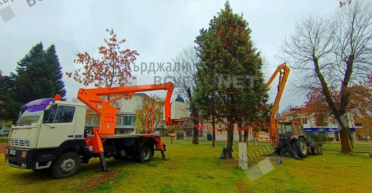 Празничната елха в Момчилград грейва на 1 декември