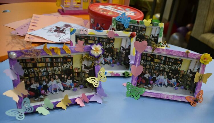 Библиотеката в Асеновград подари "Рожден ден" на две деца, носители на приза "читател на годината"