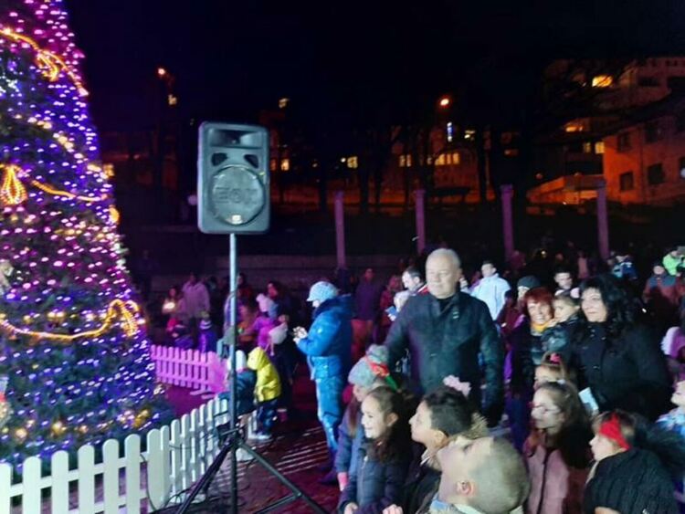 В Смолян палят светлините на коледната елха на 5 декември