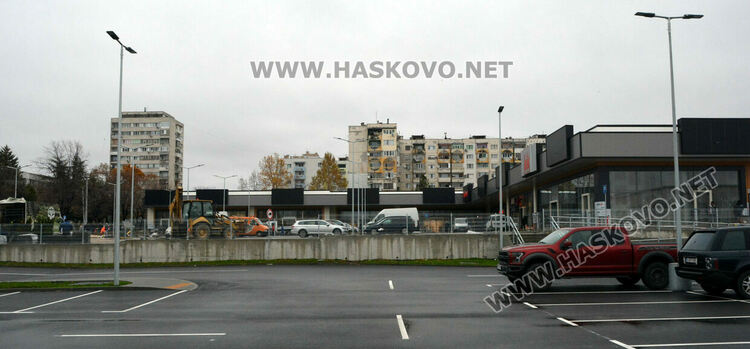 Отварят първия ритейл парк в Хасково преди Коледа